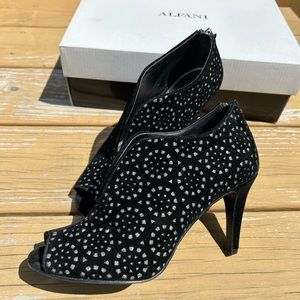SOLD💗 Alfani Black Faux Velvet w Silver Sparkle Design Evening Wear Heels | 6.5